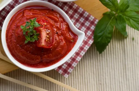 تصویر 2 از رب گوجه ۳ کیلویی ستاره دخت با ترکیب طبیعی و بدون نگهدارنده